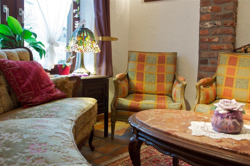 B&B La Roustiere ธูส์ ภายนอก รูปภาพ